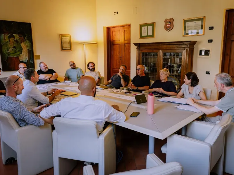 tavolo di confronto