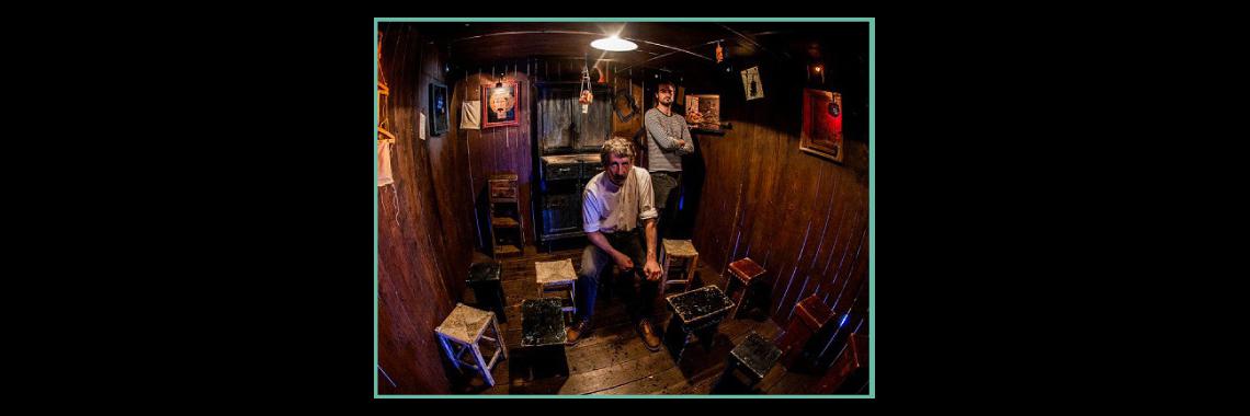 una tazza di mare in tempesta